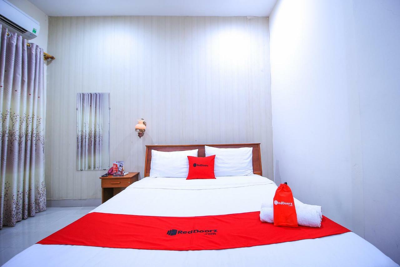 Reddoorz Near Han Market Дананг Экстерьер фото