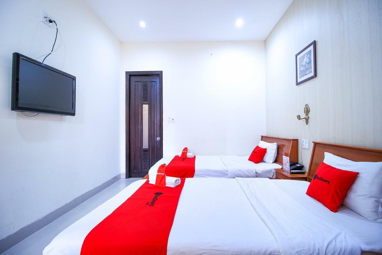 Reddoorz Near Han Market Дананг Экстерьер фото